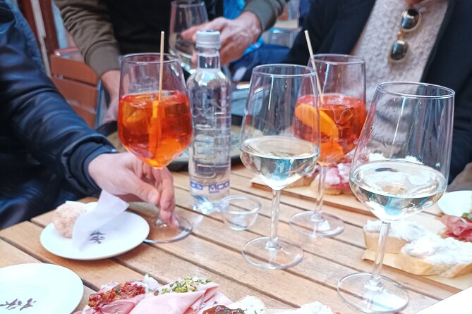 Venice Bacaro Food Tour: Eat and Drink like a Venetian - Stop 1: Santi Giovanni e Paolo, a Gothic start before you snack