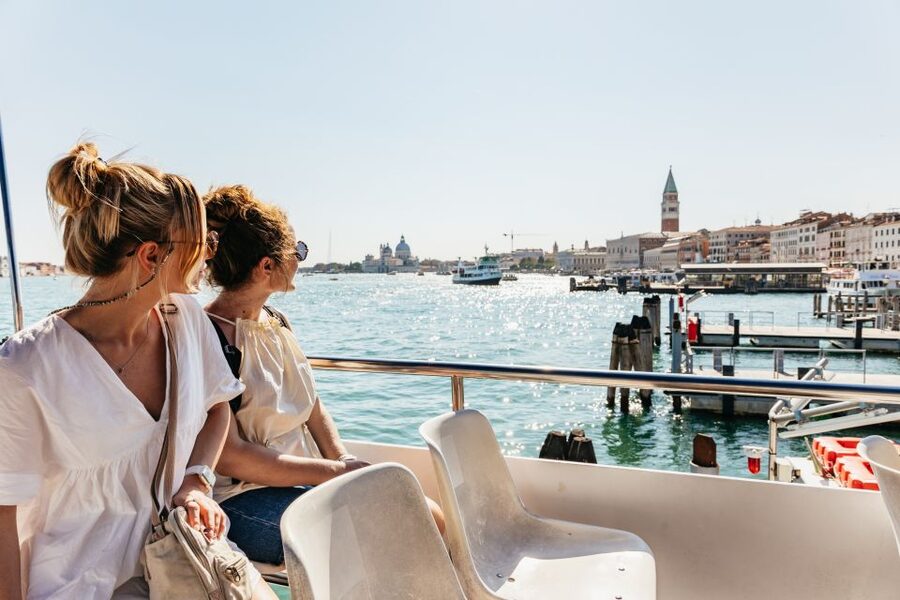 Venice: Burano, Torcello & Murano Boat Tour w/Glassblowing - Getting to the boat: Hotel Danieli area and a short walk