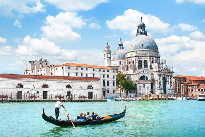 Venice by Foot: "A Journey Through Canals and Legends" - Le Mercerie and the walk-back rhythm