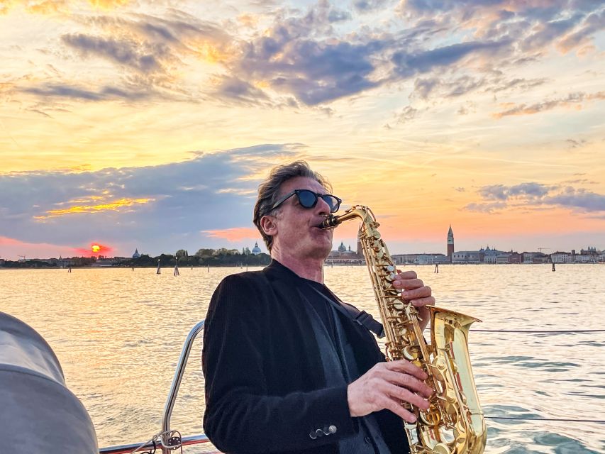 Venice: Catamaran Sunset Jazz Cruise with Aperitivo - Boat Comfort and Onboard Rules: What to Expect on a Catamaran