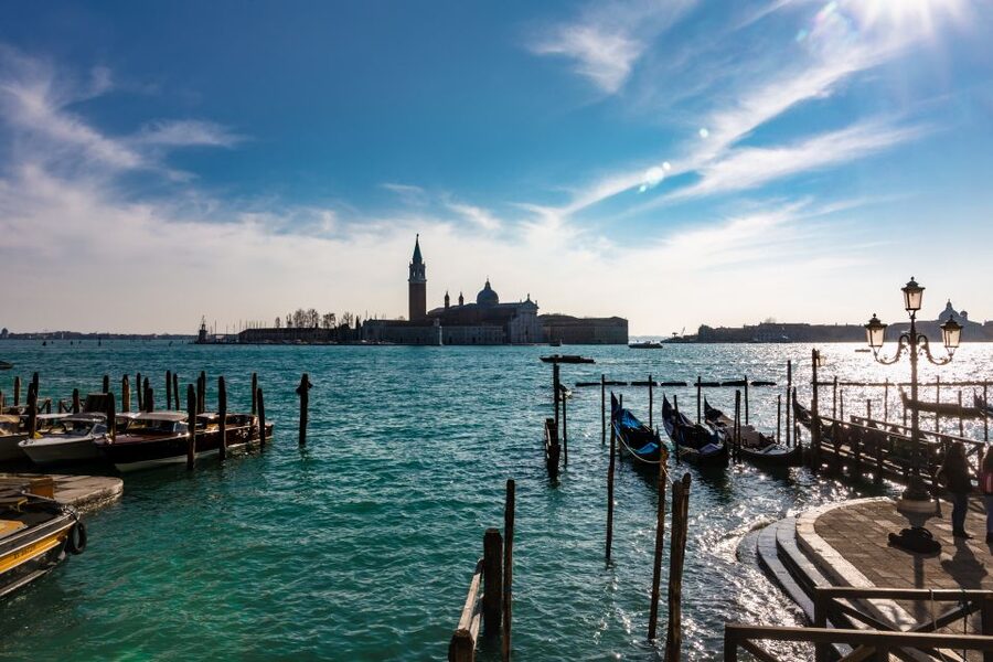 Venice: City Center Historical Guided Walking Tour - The VR gallery stop: why it works even if you dislike VR