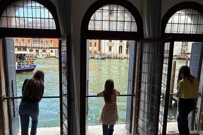 Venice: City Highlights with Spritz and Cicchetti - A 2.5-hour evening plan that helps you read Venice