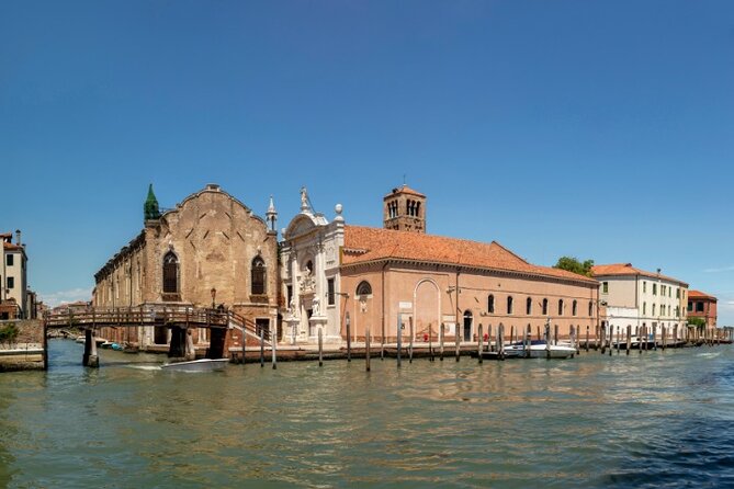 Venice City Self Guided Walking Tour with an APP - Ponte di Rialto and Chiesa di San Giacomo di Rialto, close to the old money