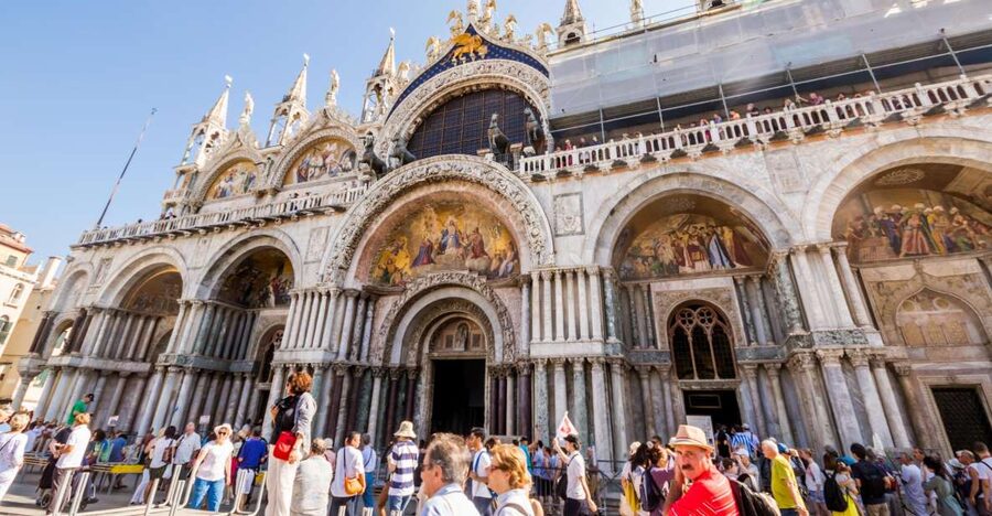 Venice: City Tour & Skip the Line for St. Mark's Basilica - Scuole Grandi and the Captains of Fortune Stories