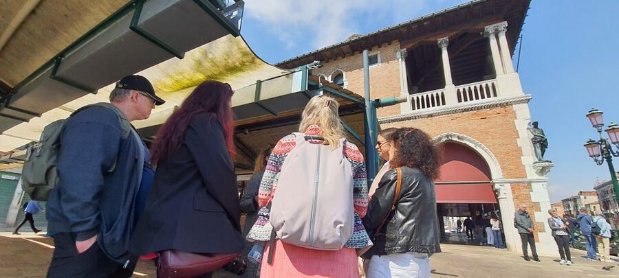 Venice: City Wonders Group Walking Tour with a Local Expert - Entering Venice on Foot from Dorsoduro