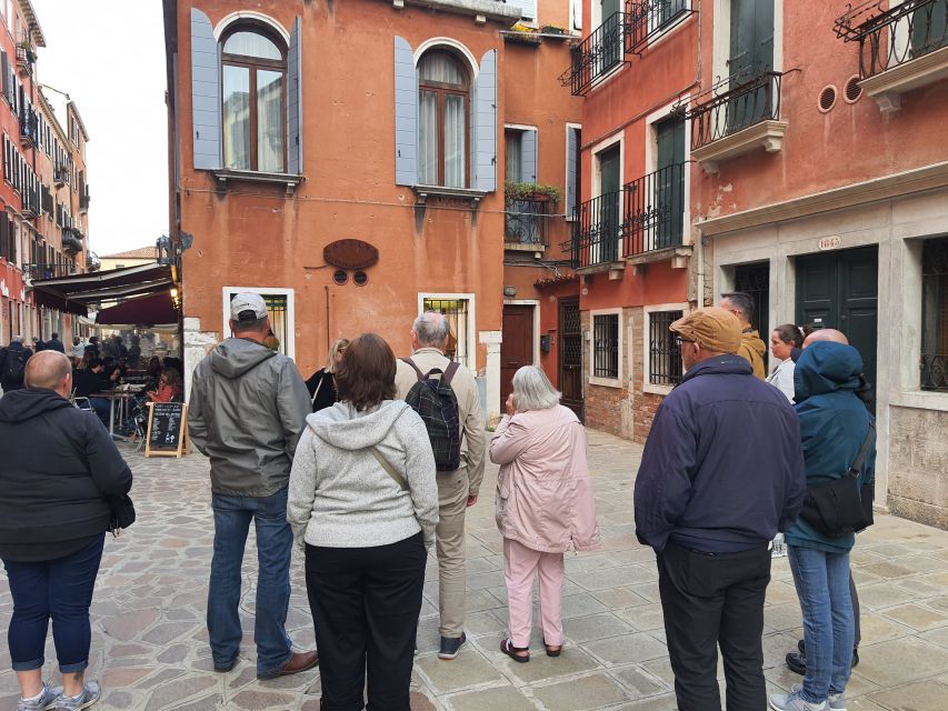 Venice: City Wonders Group Walking Tour with a Local Expert - Guides, Style, and Why It Matters