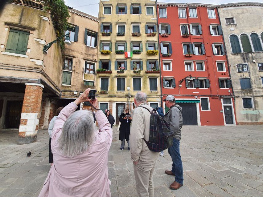 Venice: City Wonders Group Walking Tour with a Local Expert - Meeting Point Details That Can Make or Break Your Timing