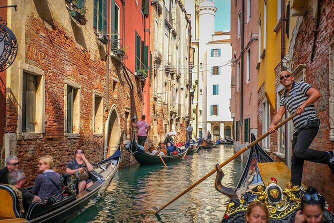 Venice: Classic 30-Minute Gondola Ride Through the Canals - Fenice area and the quieter canal glides