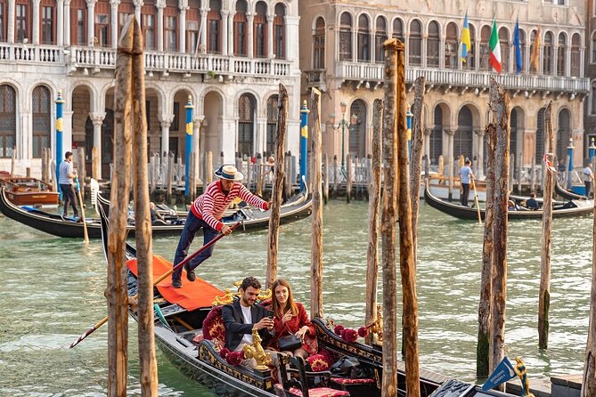 Venice Classic Gondola Ride Along Grand Canal and Hidden Corners - Key points before you go