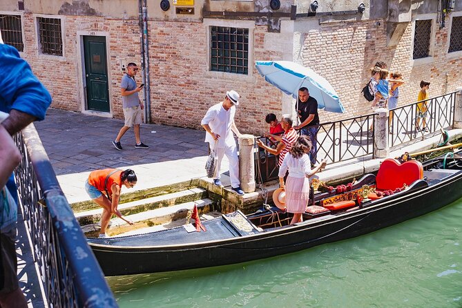 Venice Classic Gondola Ride Along Grand Canal and Hidden Corners - Stop 3: Scenic Canals and Santa Maria della Salute Domes