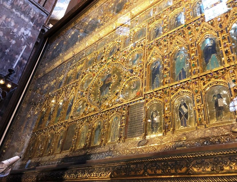 Venice Combo: Gondola, St. Mark’s Basilica Pala d'Oro option - The Gondola Ride Plan, Shared Boat Reality, and What You Actually See