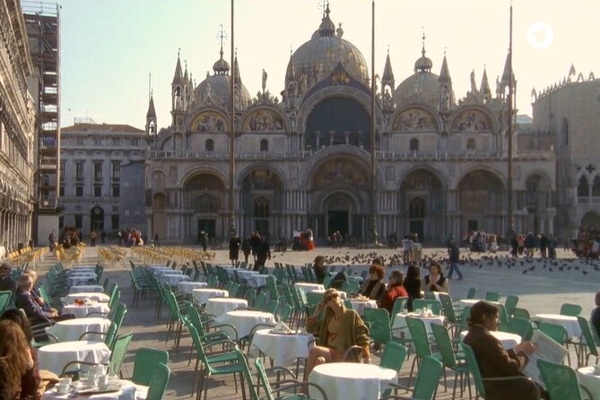 Venice Commissario Brunetti and Donna Leon: Walk His Beat - Back in Cannaregio, the investigation talk and neighborhood context