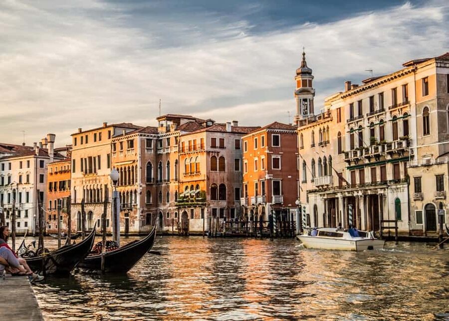 Venice: Crafted Gondola Under Breathtaking Bridge of Sighs™ - The Full Route, Stop by Stop: Bridge of Sighs to Prison Palace
