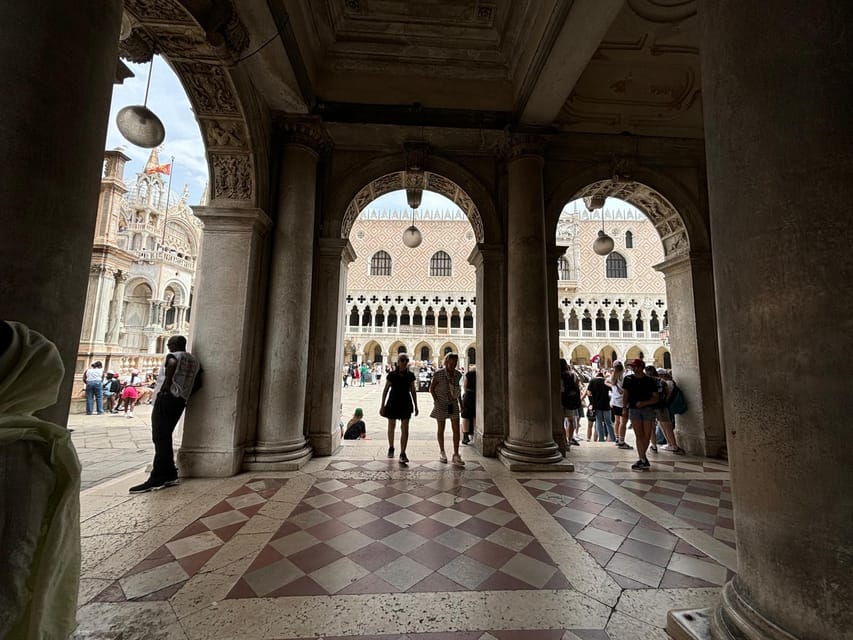 Venice Delights: Coffee & Food Experience Walking Tour - Small group walking format, and how it changes the vibe