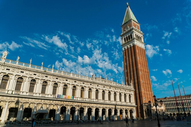 Venice: Doge's Palace and St. Mark's Basilica Private Guided Tour - Loggia dei Cavalli: the bronze horses and a view that changes the square