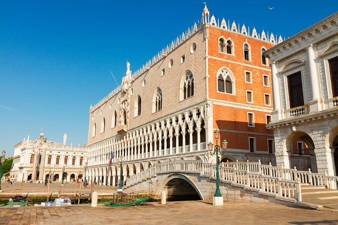 Venice: Doge's Palace and St. Mark's Basilica Private Guided Tour - Bridge of Sighs and the last look from prisoners