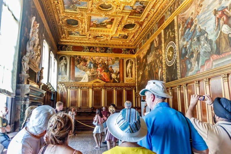 Venice: Doge's Palace and St Mark's Basilica Walking Tour - Meeting St Mark’s Square: Beat the Crowd Before You Enter