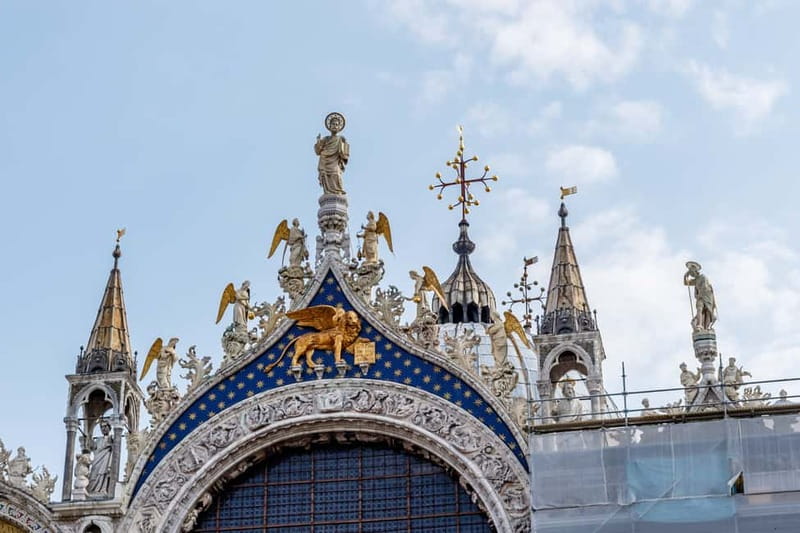 Venice: Doge's Palace and St Mark's Basilica Walking Tour - Audio, Crowd Control, and What to Watch Inside