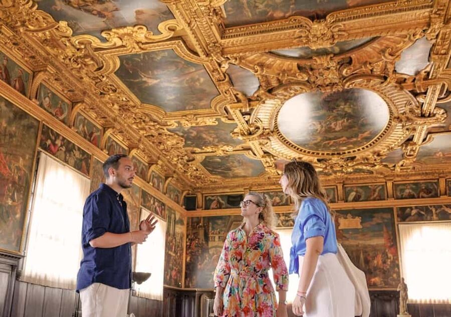 Venice: Doge's Palace and St Mark's Tour with Gondola Ride - What to Wear and Pack So the Tour Goes Smoothly