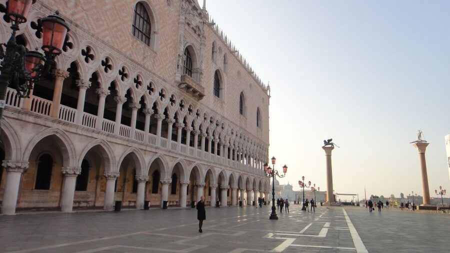 Venice: Doge's Palace, Bridge of Sighs & Prisons Guided Tour - Price and value: does $68 make sense for this level of access