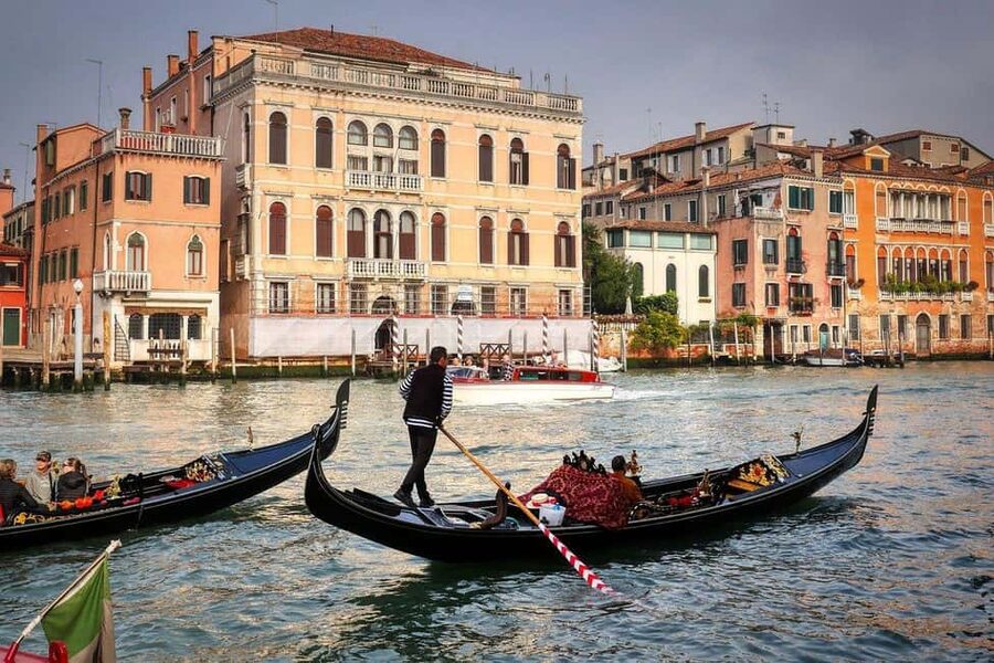 Venice: Doge's Palace Guided Tour with Optional Gondola Ride - Meeting At St. Mark’s Square, Without The Guesswork
