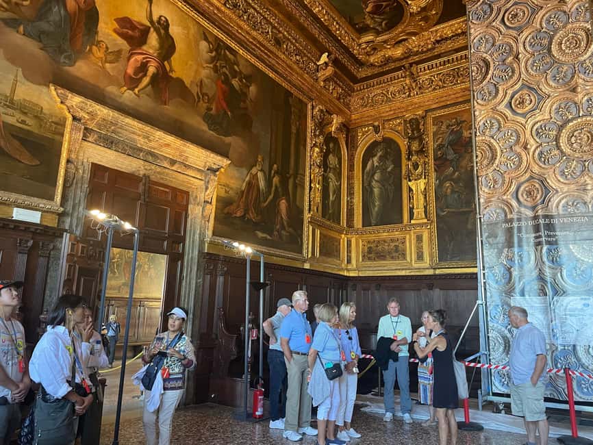 Venice: Doge's Palace Guided Tour with Optional Gondola Ride - Optional Gondola Ride: A 30-Minute Grand Canal Reset