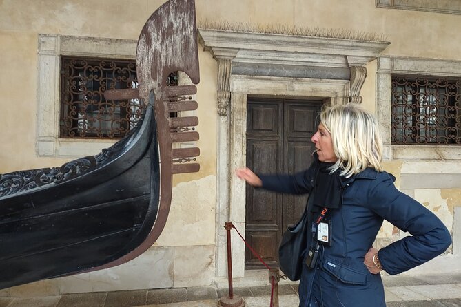 Venice: Doge's Palace Guided Tour With Tickets & Optional Gondola - Pace, walking, and why guide energy can be a love-it-or-tilt-it factor