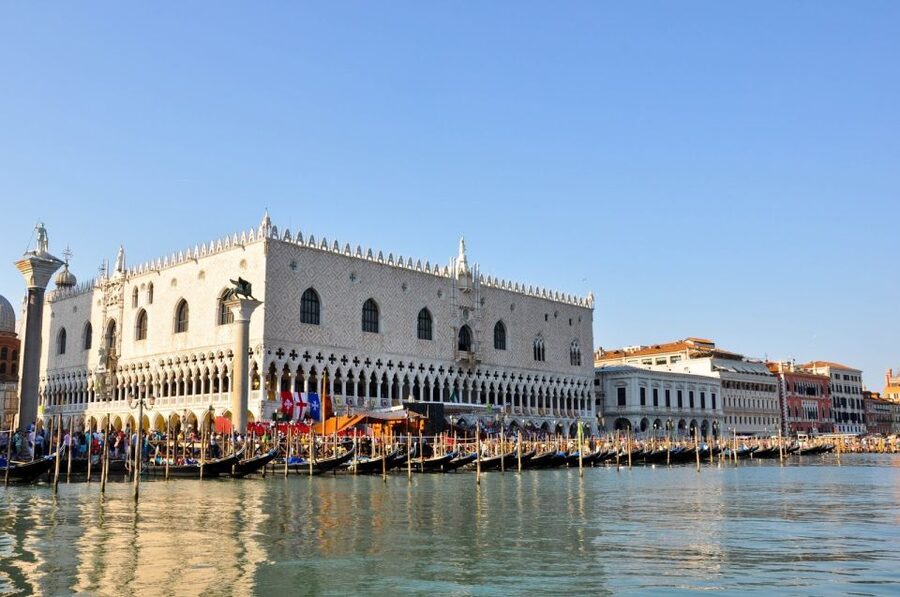 Venice: Doge's Palace Skip-the-Line Guided Tour - The first rooms: where the guide makes the art and politics click