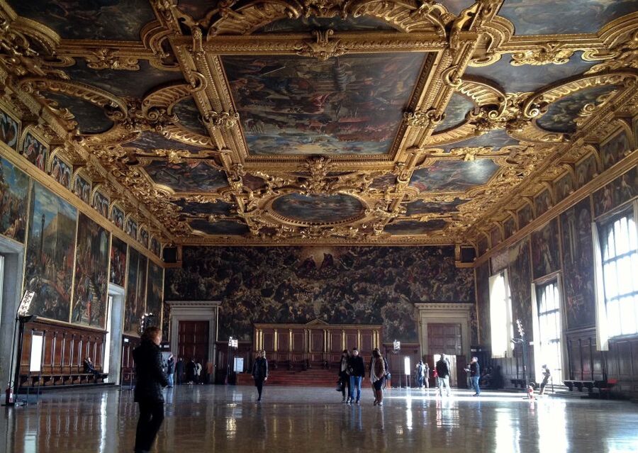 Venice: Doge's Palace Skip-the-Line Guided Tour - The artwork rooms: how to enjoy hundreds of masterpieces without feeling lost