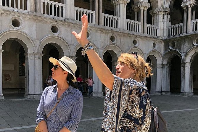Venice Doge's Palace & St. Mark's Semi-Private Tour, Max 6 People - Bridge of Sighs and the Terrace Views: Your Photo Plan in Real Time