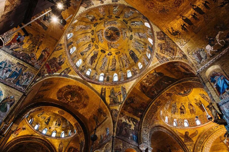 Venice: Doge's Palace & St Mark's Tour with Upgrade Option - Doge’s Palace early entry at 8:00 AM, and why it matters