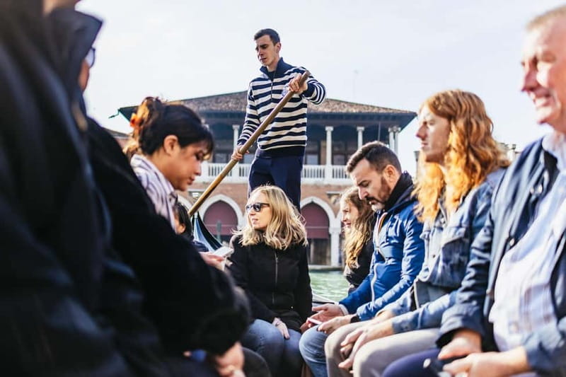 Venice: Eat Like a Local Food Tour with Wine & Spritz - Mercato di Rialto and the bridge area: where the flavors connect