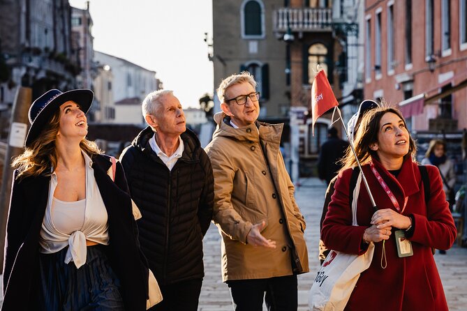 Venice Evening Food Tour: Bites, Drinks & Sit-Down Dinner - Stop 5: artisanal gelato and how it differs from ice cream