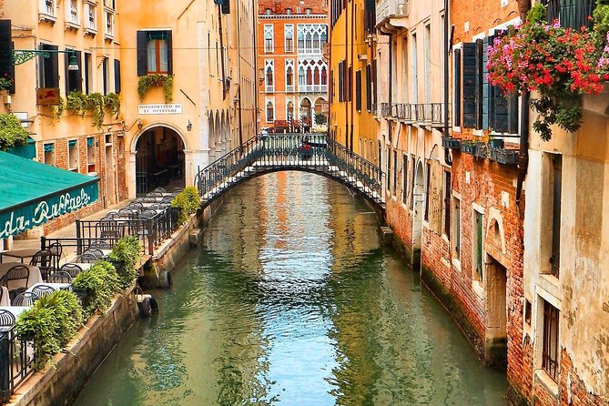 Venice Express Walking Tour - Start in Campo S. Zaccaria, then walk into Venice’s power center