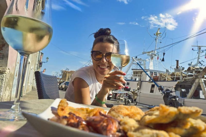 Venice: Food and Wine Walking Tour with a Local Guide - Stop 1: Bistrot Santa Lucia, where the guide sets your food plan