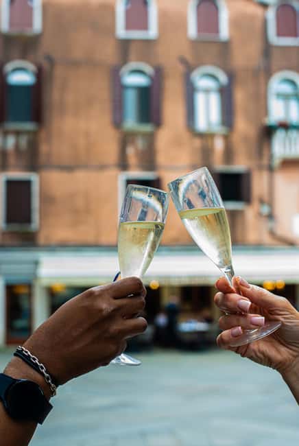 Venice: Food Tasting Tour with Cicchetti and Wine - What you might eat: cicchetti classics, pasta, and seasonal plates