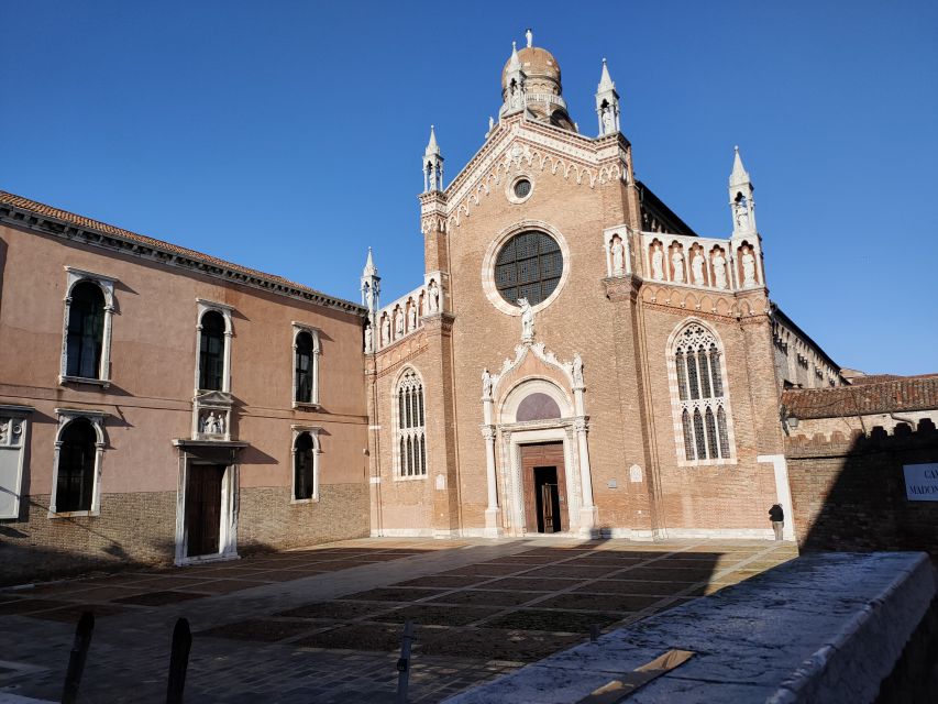 Venice: Ghetto Highlights and Cannaregio Walking Tour - The kosher bakery stop: one sweet, big cultural context