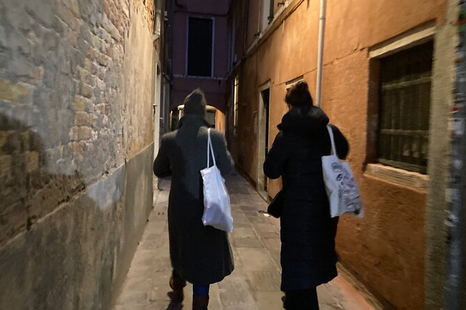 Venice: Ghosts & Murders - Mysterious Tales of San Marco Area - The Middle of the Walk: Hidden Corners, Not Just Famous Sights