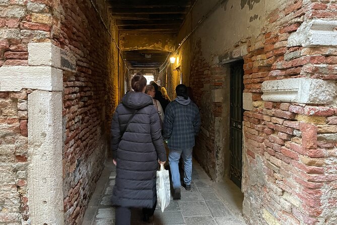 Venice: Ghosts & Murders - Mysterious Tales of San Marco Area - Piazza San Marco at the End: Using the Magic Wisely