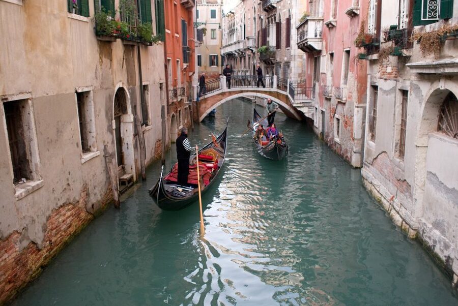 Venice: Gondola Ride and St. Mark's Basilica Tour - Key things to know before you go