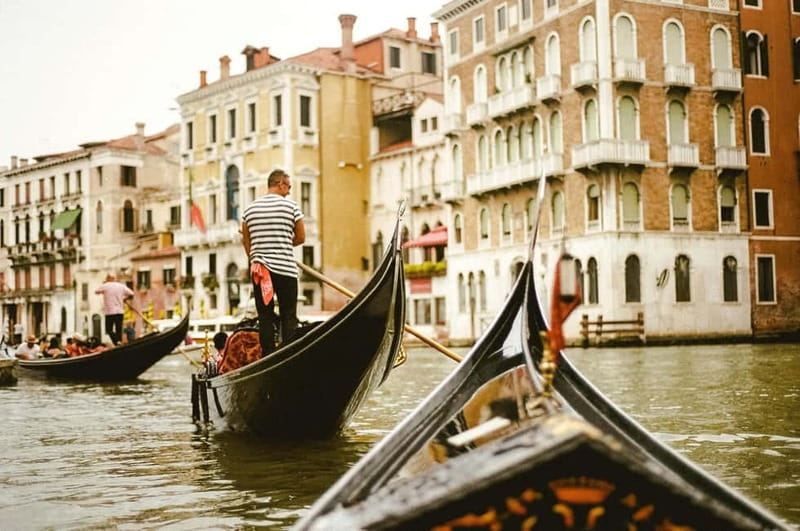 Venice: Gondola Ride under the Bridge of Sighs and Premium Audio Guide - Key things to know before you go
