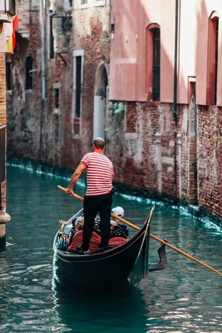 Venice: Gondola Ride under the Bridge of Sighs and Premium Audio Guide - A 20-minute Venice orientation that actually helps