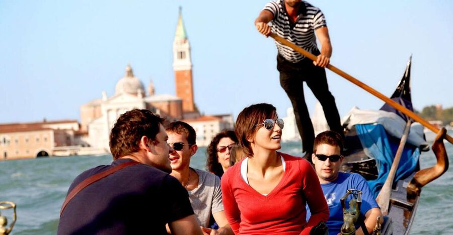 Venice: Gondola Ride with Live Guide or Audio Guide - Madonna della Salute to the Grand Canal: the setting for a classic ride