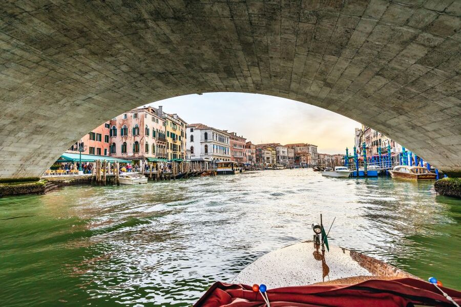Venice: Grand Canal Boat Tour - Della Costituzione Glass Bridge: The Modern Contrast Near Calatrava