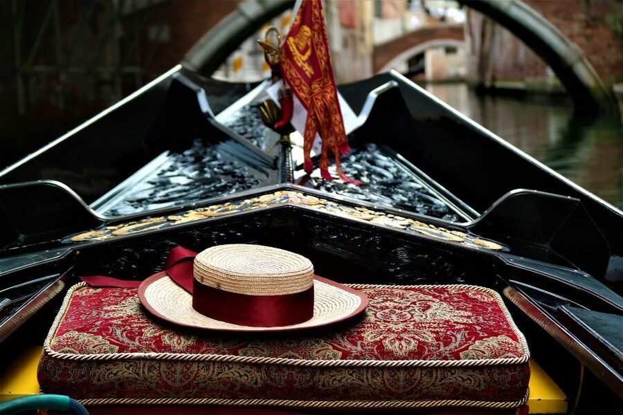 Venice: Grand Canal Gondola Experience with Live Commentary™ - The Actual Gondola Ride: 30 Minutes, Small Canals, Grand Canal Views