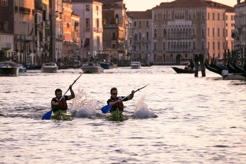 Venice: Guided Canal Kayak Tour at Day, Night, or Sunset - Key things to know before you go