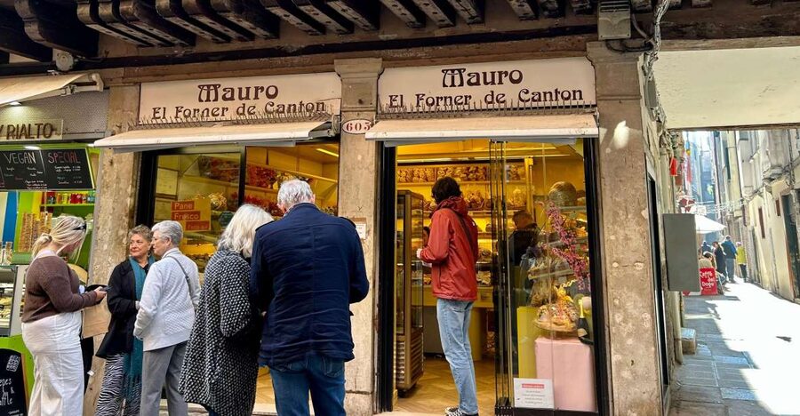 Venice: Guided City Highlights and Street Food Tour - Key things you will notice on this Venice street-food tour