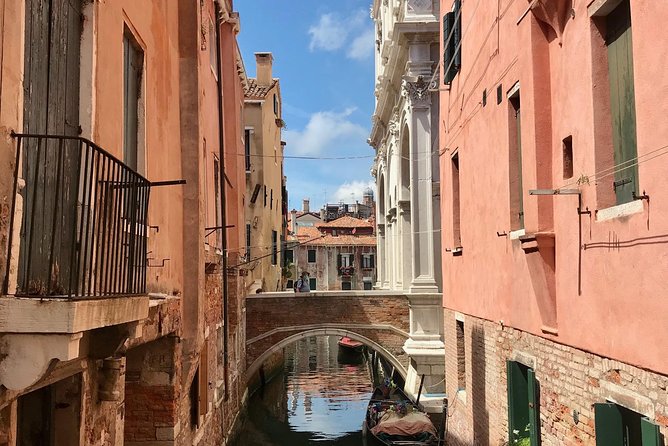 Venice Hidden Gems and Secrets Tour with a Local in Small Group - Fondamenta Zattere: the longest canal edge and palazzi-building ideas