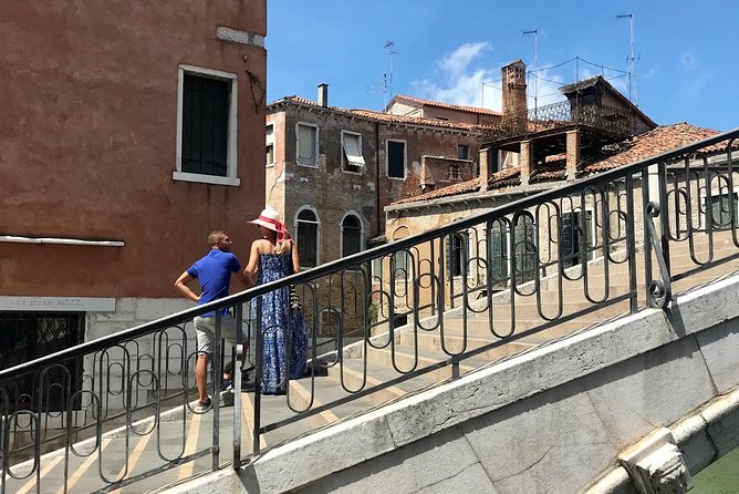 Venice Hidden Gems and Secrets Tour with a Local in Small Group - Chiesa di San Trovaso and the mascaron face lesson