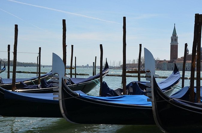 Venice Highlights Guided Night Tour - Campo dei Frari and Carlo Goldoni’s House Connection